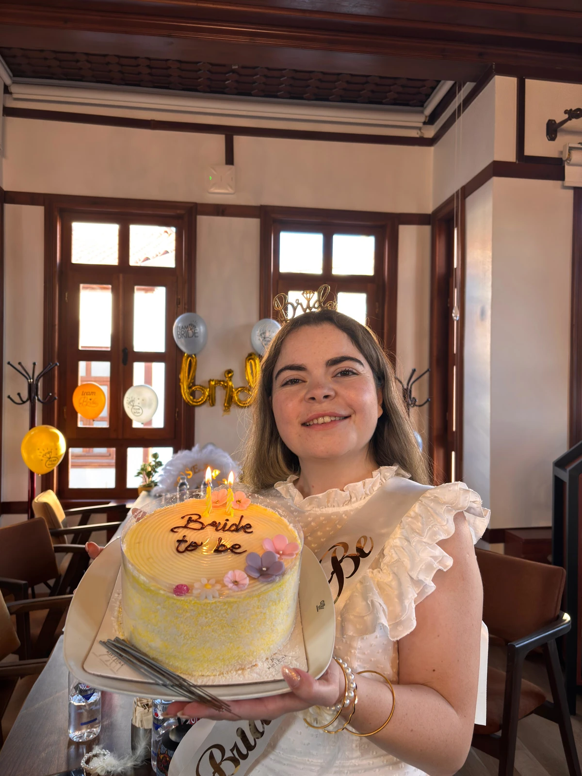 Kahkahalar ve Dostlukla Dolu Bekarlığa Veda, Vitalen Cafe’de Kutlandı