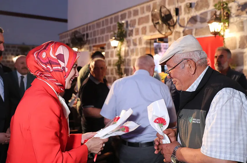 Babalar Günün'de Vitalen Cafe'de Anlamlı Buluşma