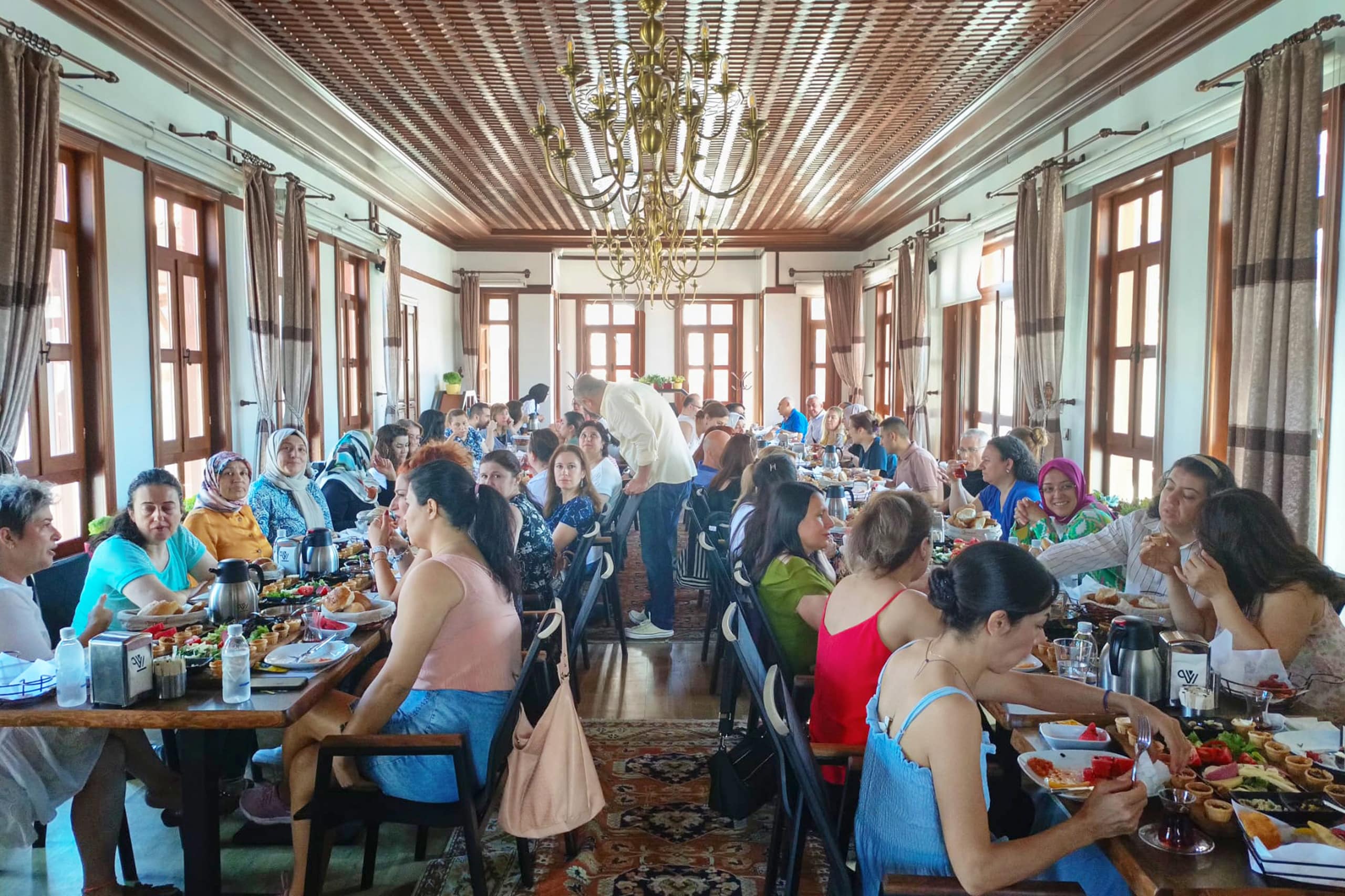 Eğitim Yılına Küçük Bir Mola: Cebeci Kız Mesleki Lisesi Vitalen Cafe'de